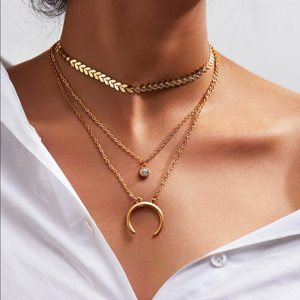 Half moon layered chocker necklace